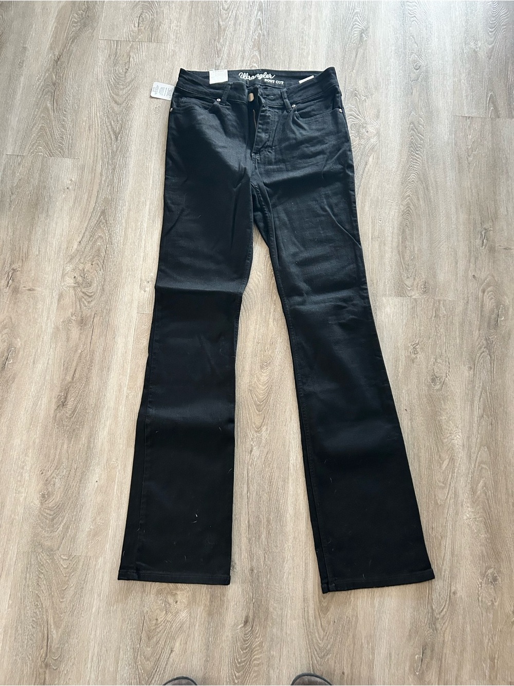 Wrangler women’s Boot Cut Jeans - Black size 30/9 x 36 Yellowstone style perfect